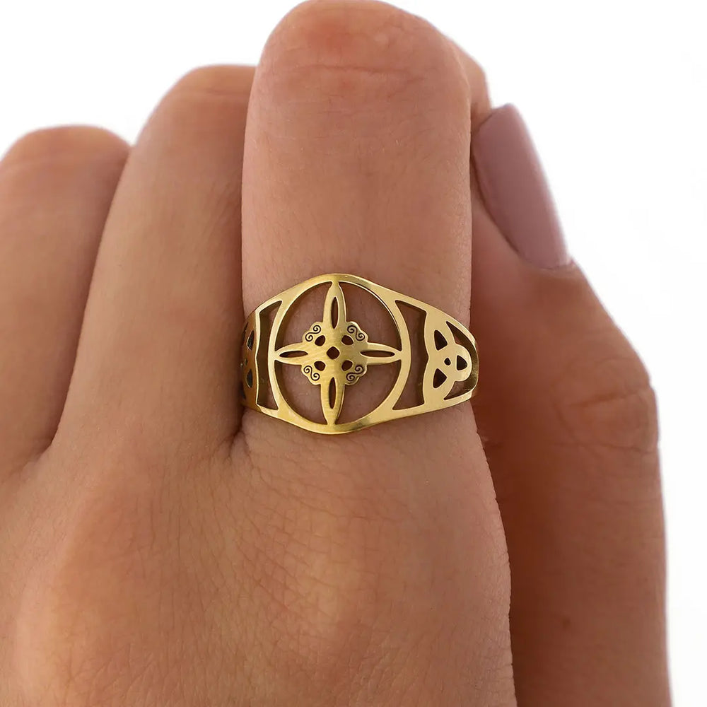 Anillo Nudo de Bruja Acero Dorado
